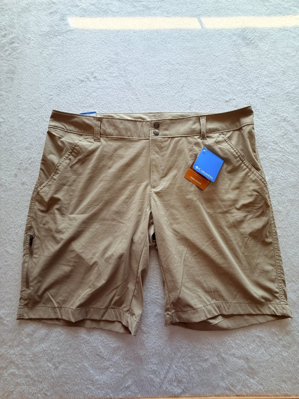 Columbia Summit Valley Khaki Tan Outdoor Shorts Women Size 18W NWT- Performance